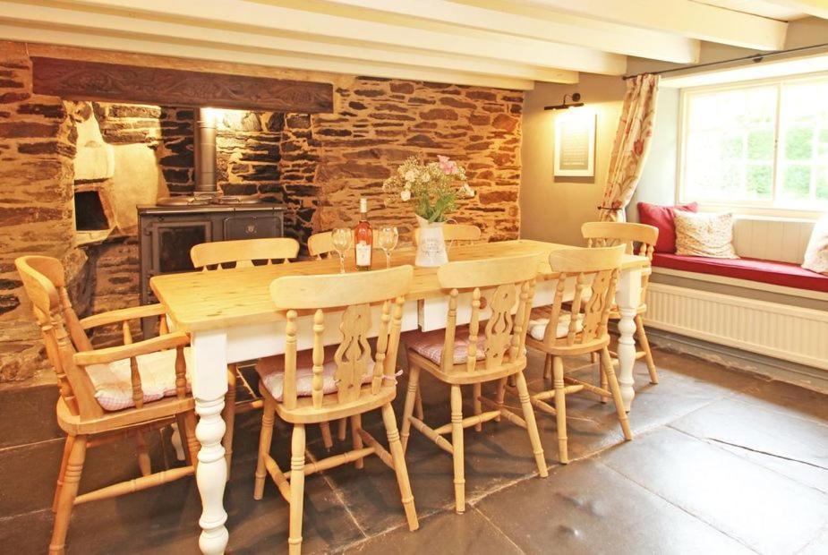 Meadowside Cottage, Characterful Grade 2 Listed Cottage Near To Wadebridge And Padstow Exteriér fotografie